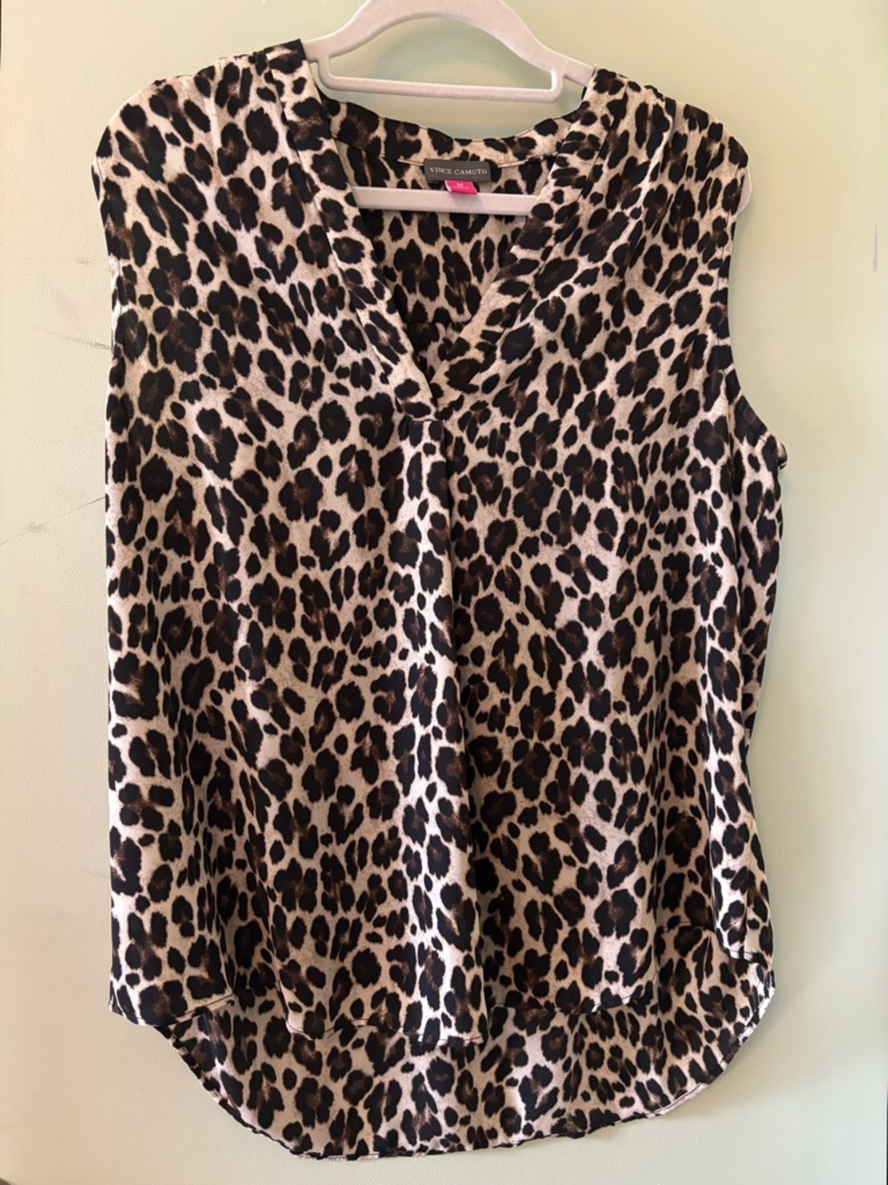 Vince Camuto Leopard Print Sleeveless V-Neck Blouse Sz M
